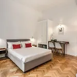 Little Queen Relais